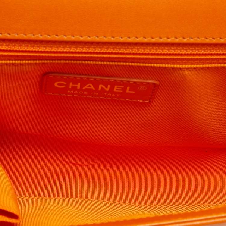 مملوكة مسبقًا Chanel Orange Quilted Leather New Medium Boy Bag