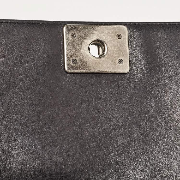 Pre Owned Chanel Black Quilted Leather Medium Boy Flap Bag