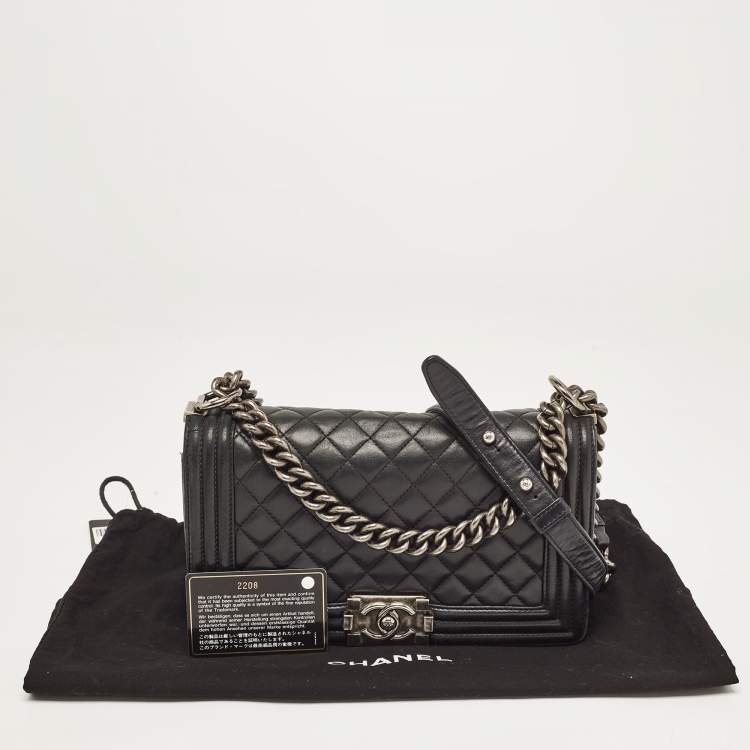 Pre Owned Chanel Black Quilted Leather Medium Boy Flap Bag