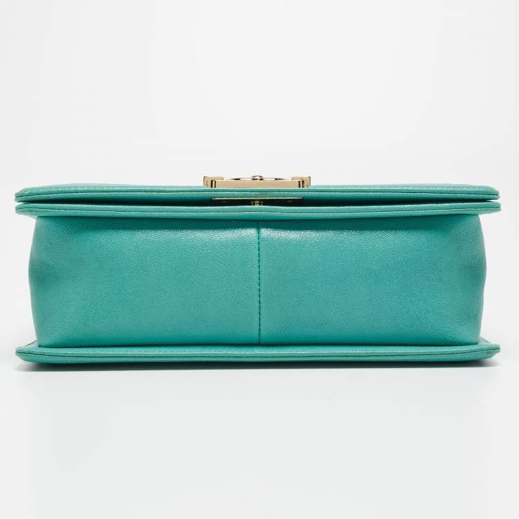 Pre Owned Chanel Aqua Green Chevron Caviar Leather Medium Boy Flap Bag