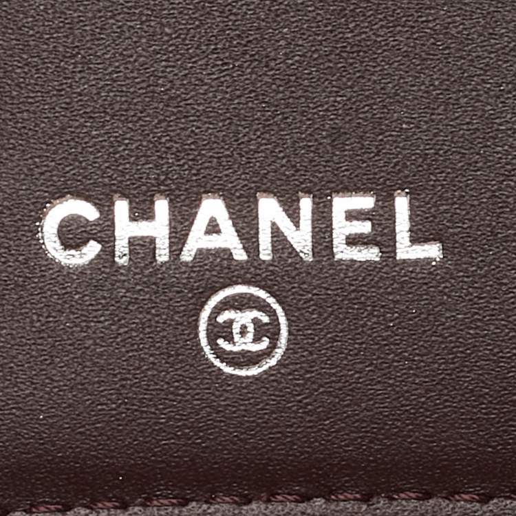 مملوكة مسبقًا Chanel Plum Quilted Caviar Leather Classic Flap Trifold Wallet