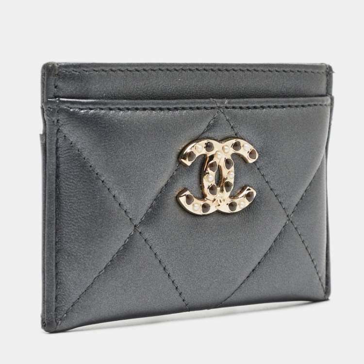 Pre Owned Chanel Grey Quilted Leather 19 Card Holder