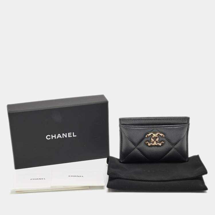 Pre Owned Chanel Grey Quilted Leather 19 Card Holder