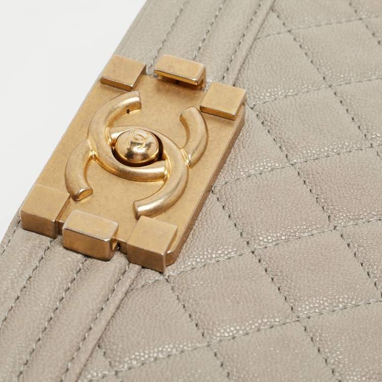 Pre Owned Chanel Grey Quilted Caviar Leather Medium Boy Flap Bag