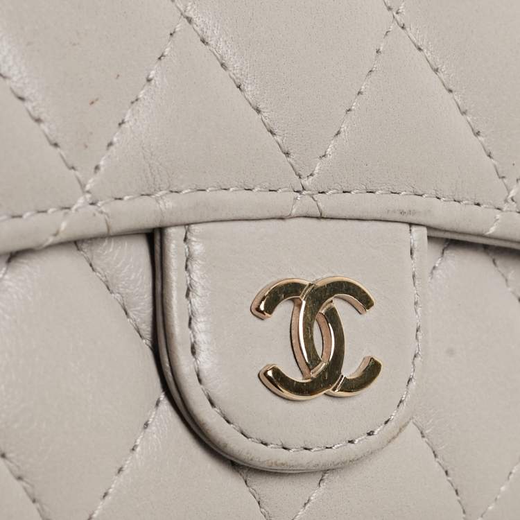 Pre Owned Chanel Grey Quilted Leather Flap Card Holder