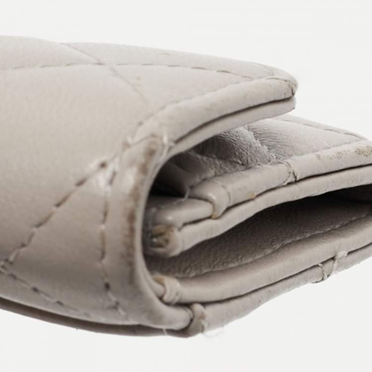 Pre Owned Chanel Grey Quilted Leather Flap Card Holder