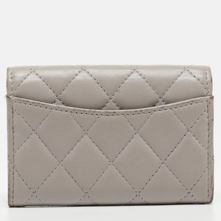 Pre Owned Chanel Grey Quilted Leather Flap Card Holder