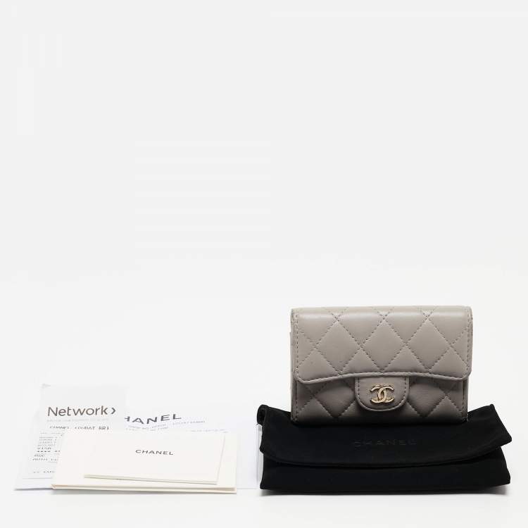 Pre Owned Chanel Grey Quilted Leather Flap Card Holder