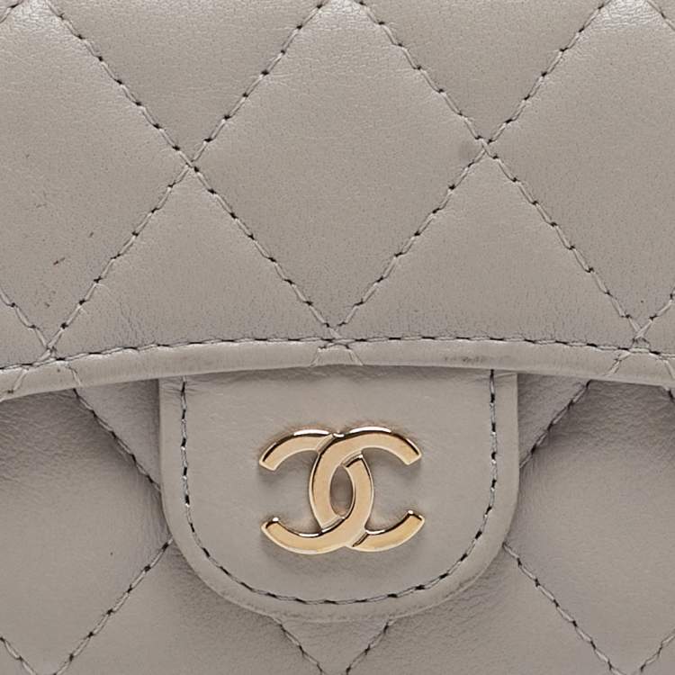Pre Owned Chanel Grey Quilted Leather Flap Card Holder