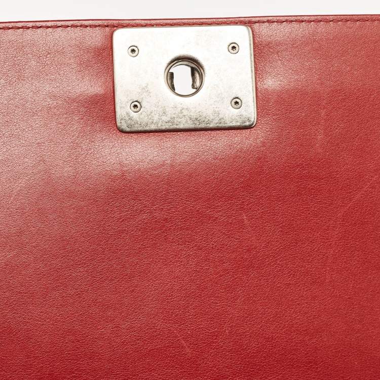 Pre Owned Chanel Red Chevron Leather Medium Boy Bag