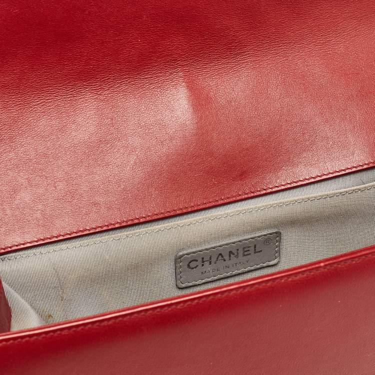 Pre Owned Chanel Red Chevron Leather Medium Boy Bag