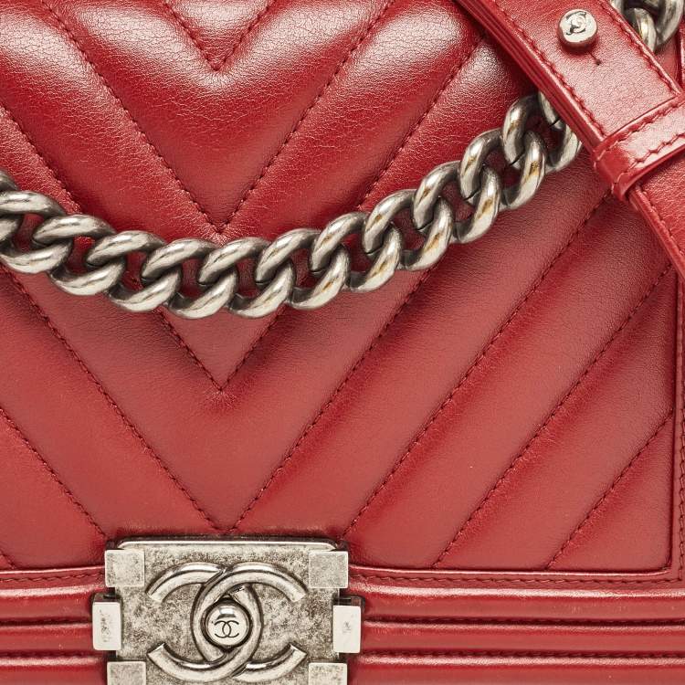 Pre Owned Chanel Red Chevron Leather Medium Boy Bag