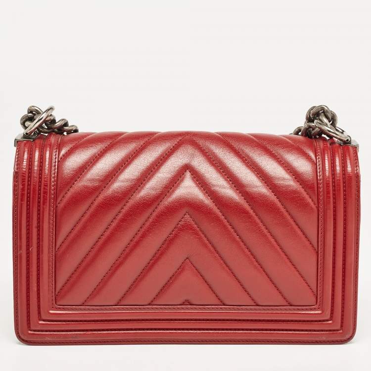 Pre Owned Chanel Red Chevron Leather Medium Boy Bag