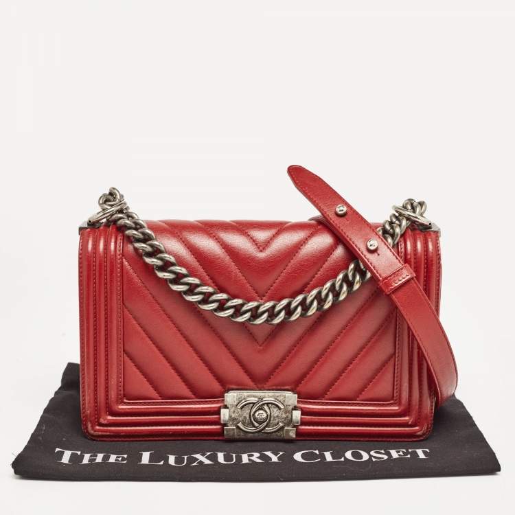 Pre Owned Chanel Red Chevron Leather Medium Boy Bag