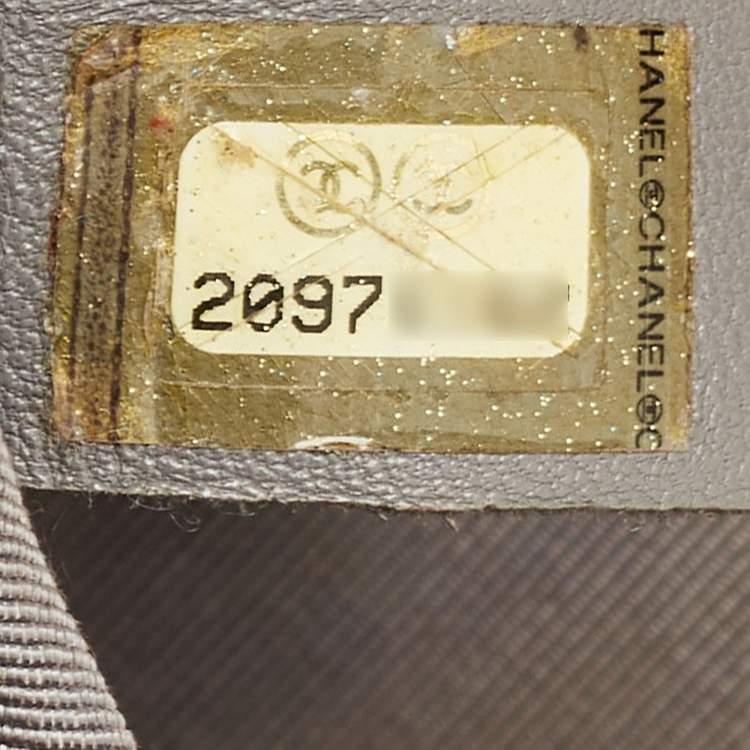 Pre Owned Chanel Red Chevron Leather Medium Boy Bag