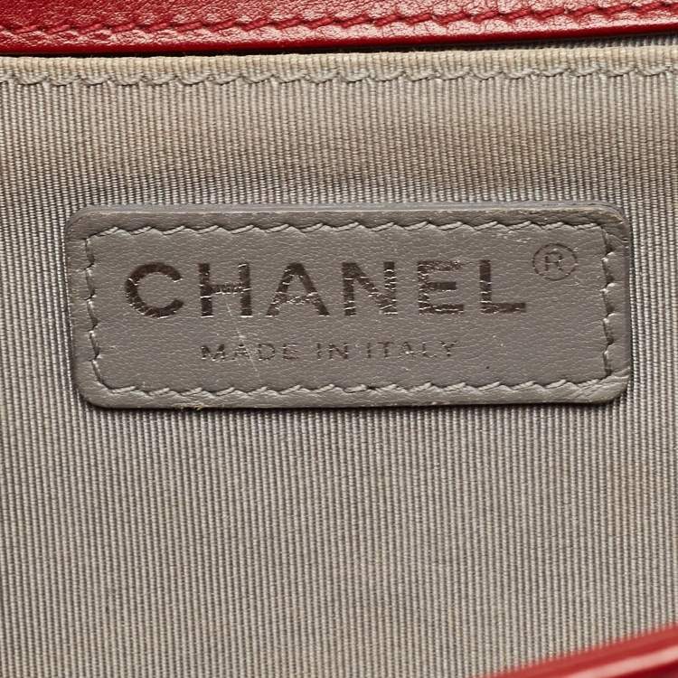 Pre Owned Chanel Red Chevron Leather Medium Boy Bag