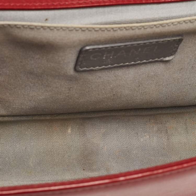Pre Owned Chanel Red Chevron Leather Medium Boy Bag