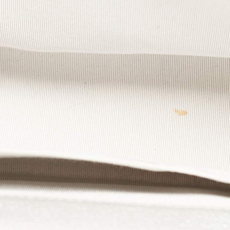 مملوكة مسبقًا Chanel Silver Quilted Leather Small Camellia Applique Boy Flap Bag