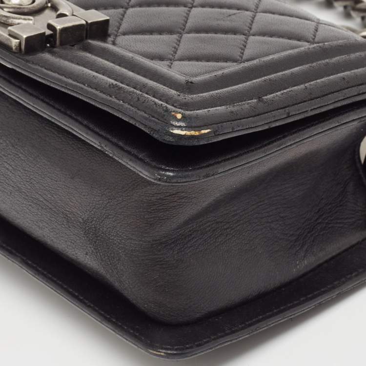 Pre Owned Chanel Black Quilted Leather Small Boy Bag