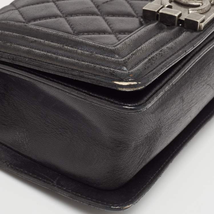 Pre Owned Chanel Black Quilted Leather Small Boy Bag