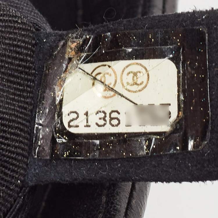 Pre Owned Chanel Black Quilted Leather Small Boy Bag