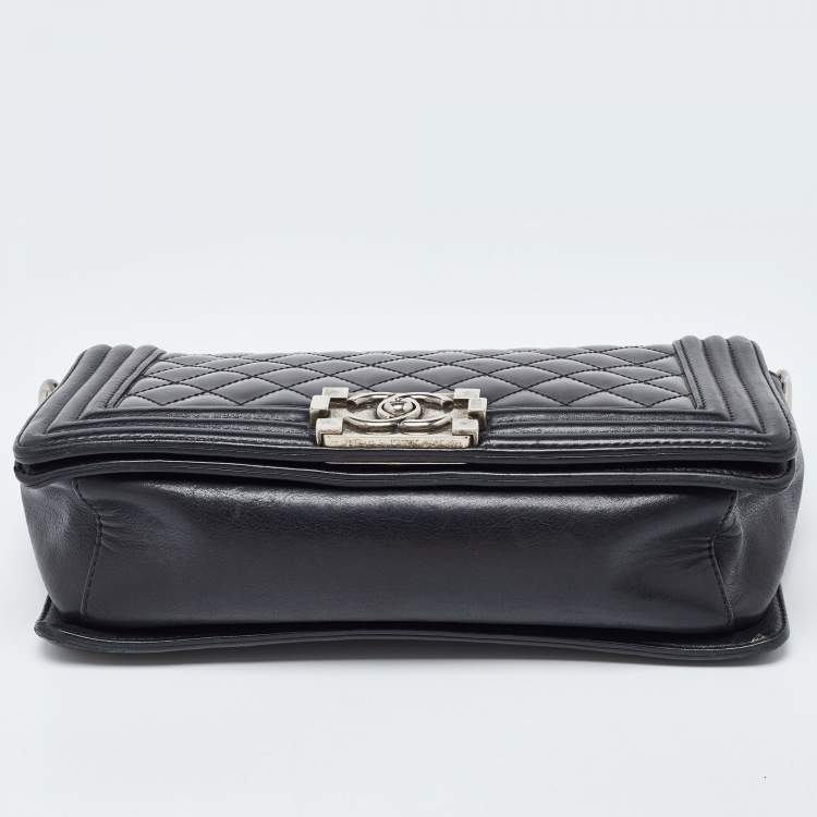 Pre Owned Chanel Black Quilted Patent Leather Medium Boy Bag