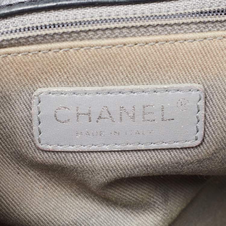 Pre Owned Chanel Black Quilted Patent Leather Medium Boy Bag