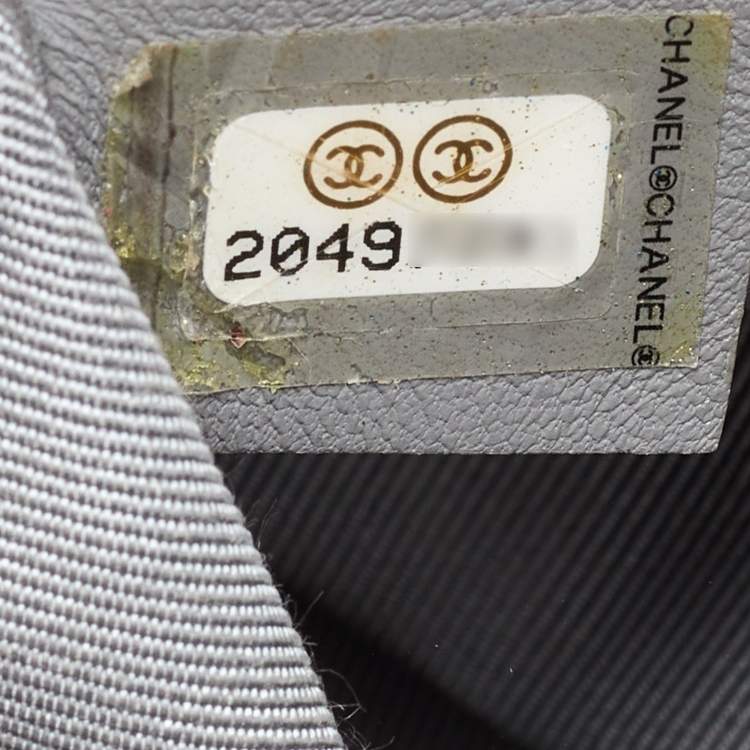 Pre Owned Chanel Gold CC Cut Out Leather Medium Boy Bag