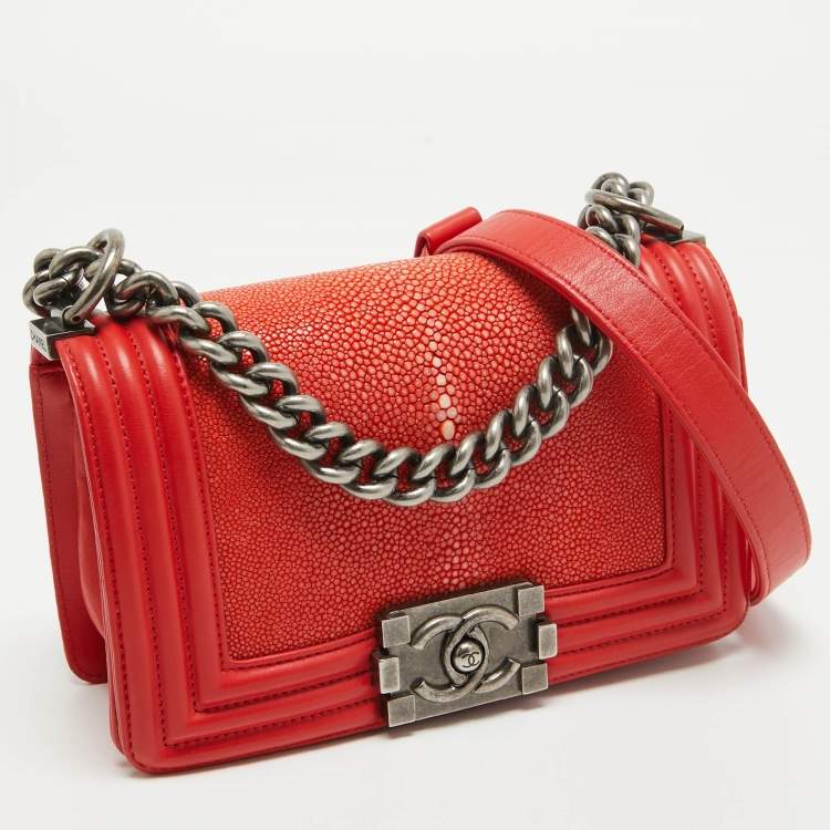 Pre Owned Chanel Red Stingray and Leather Small Boy Flap Bag