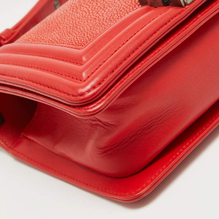 Pre Owned Chanel Red Stingray and Leather Small Boy Flap Bag