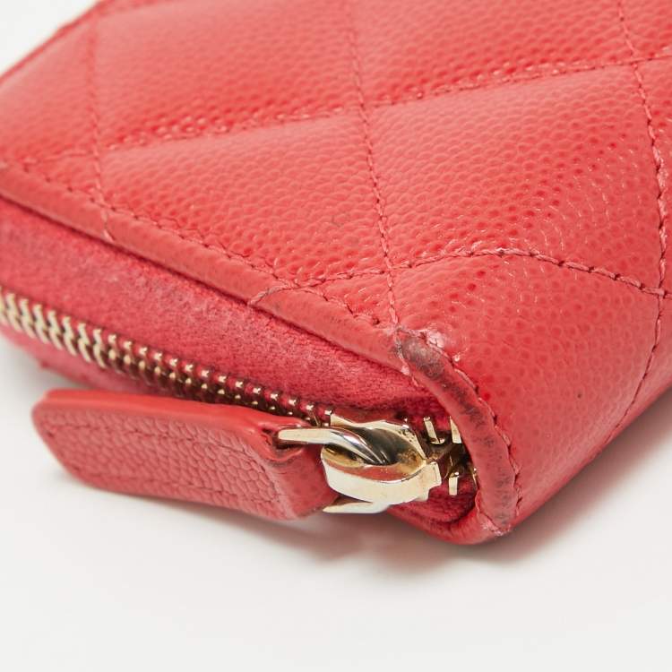 Pre Owned Chanel Red Quilted Caviar Leather Zip Around Coin Purse