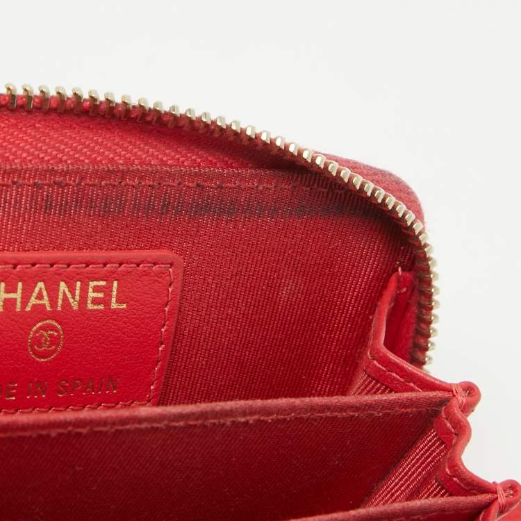 Pre Owned Chanel Red Quilted Caviar Leather Zip Around Coin Purse