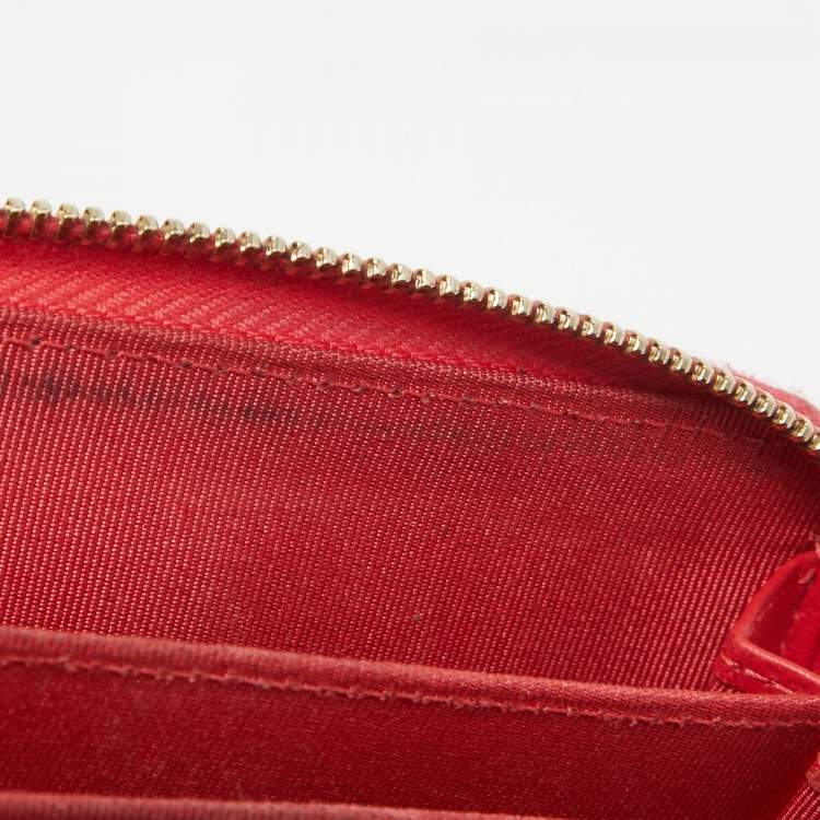 Pre Owned Chanel Red Quilted Caviar Leather Zip Around Coin Purse