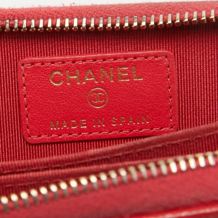 Pre Owned Chanel Red Quilted Caviar Leather Zip Around Coin Purse