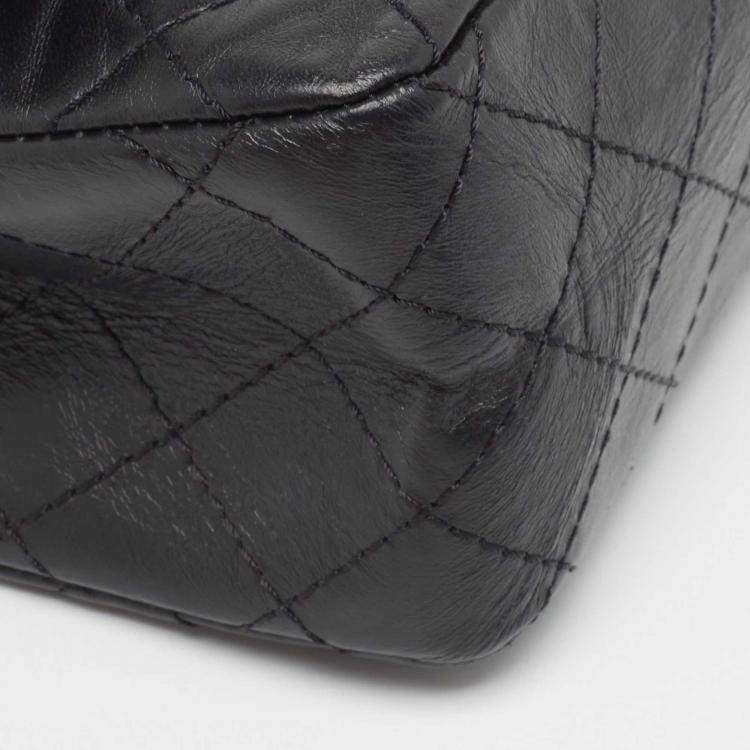 Pre Owned Chanel Black Quilted Aged Leather 225 Lucky Charm Reissue 2.55 Flap Bag