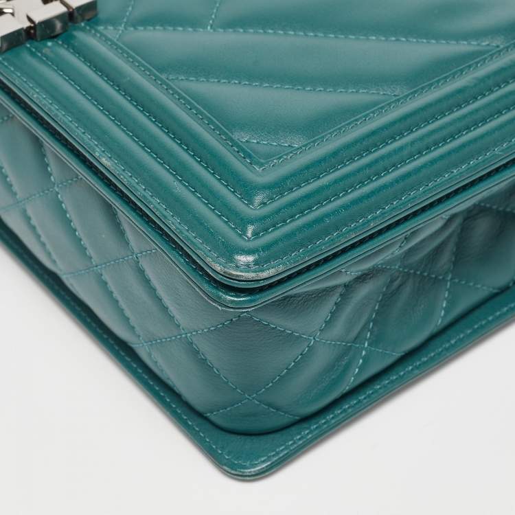 Pre Owned Chanel Green Quilted Leather New Medium Boy Bag