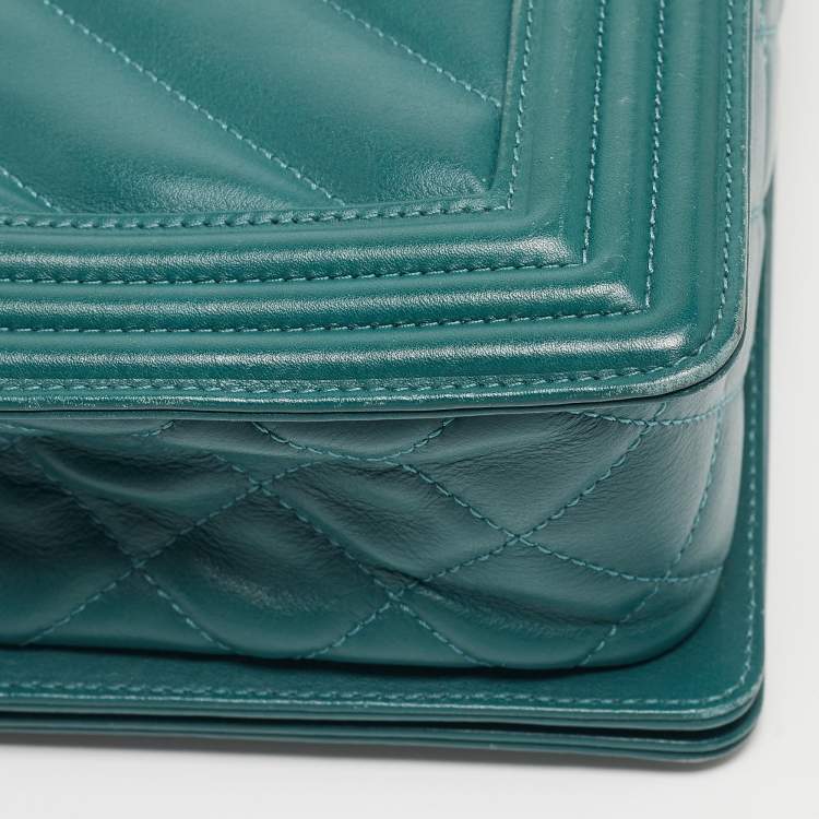 Pre Owned Chanel Green Quilted Leather New Medium Boy Bag