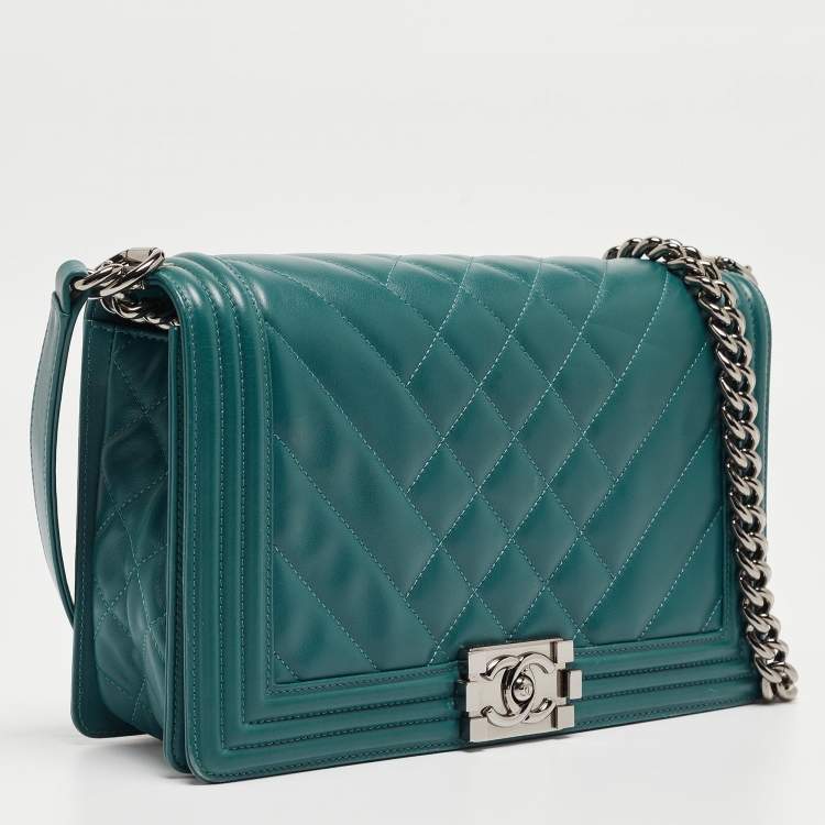 Pre Owned Chanel Green Quilted Leather New Medium Boy Bag