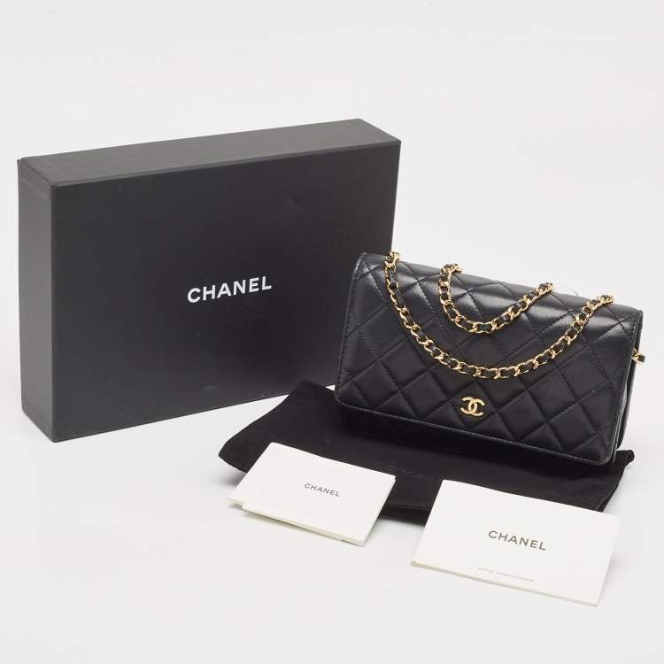 Pre Owned Chanel Black Quilted Leather Classic Wallet on Chain
