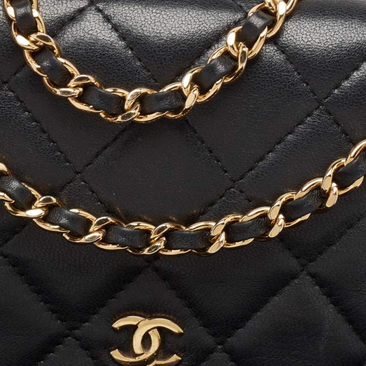 Pre Owned Chanel Black Quilted Leather Classic Wallet on Chain