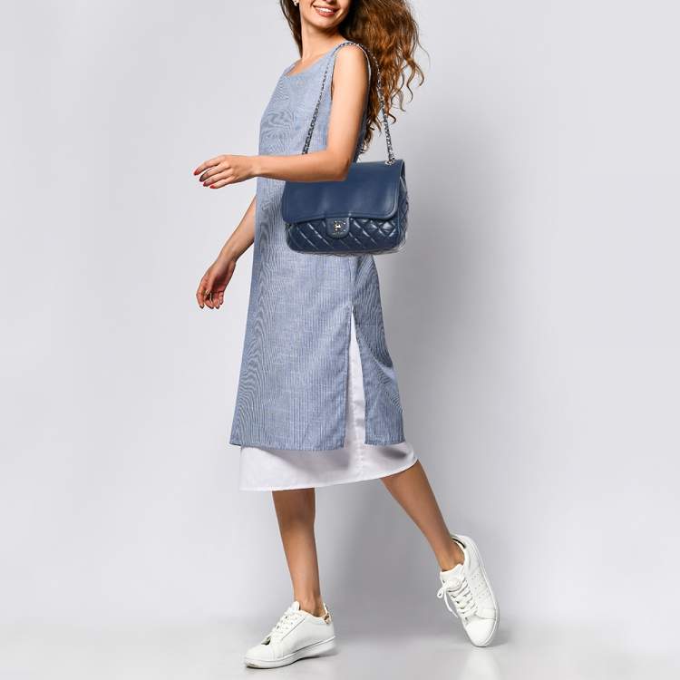 مملوكة مسبقًا Chanel Blue Quilted Aged Leather Flap Shoulder Bag