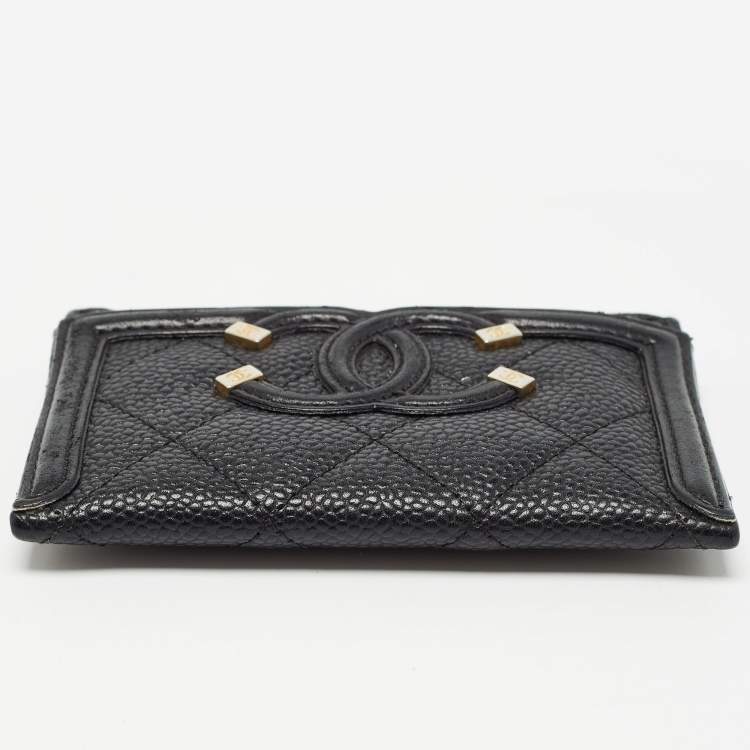 مملوكة �مسبقًا Chanel Black Caviar Leather CC Filigree Card Holder