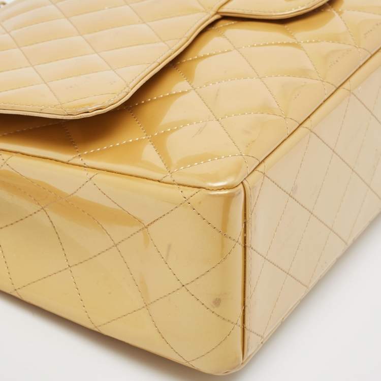 Pre Owned Chanel Cream Quilted Patent Leather Maxi Classic Single Flap Bag
