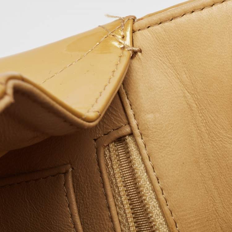 Pre Owned Chanel Cream Quilted Patent Leather Maxi Classic Single Flap Bag
