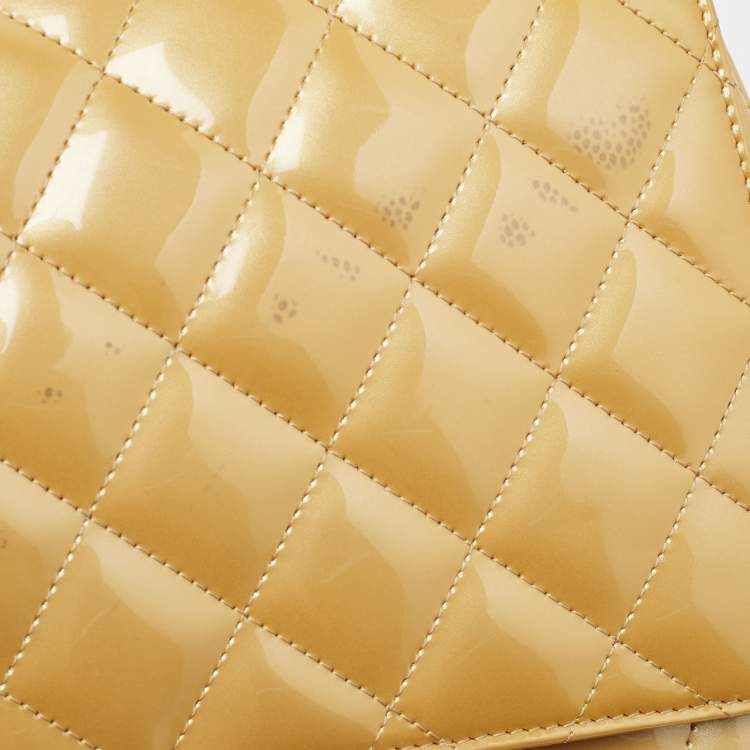 Pre Owned Chanel Cream Quilted Patent Leather Maxi Classic Single Flap Bag