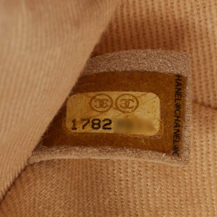 Pre Owned Chanel Black Quilted Glossy Leather Medium Boy Flap Bag