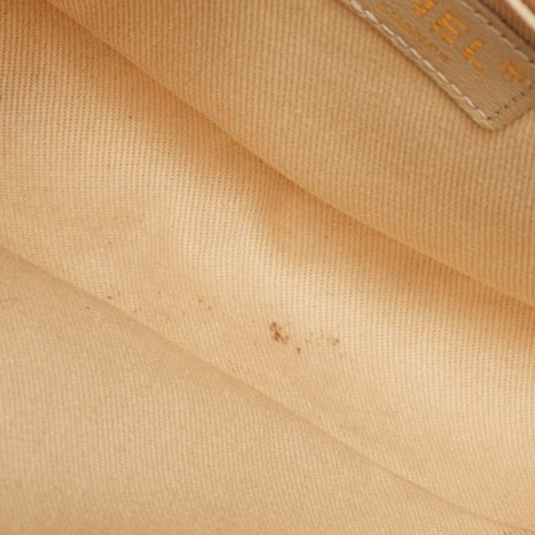 Pre Owned Chanel Black Quilted Glossy Leather Medium Boy Flap Bag