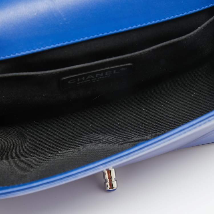 Pre Owned Chanel Blue Quilted Patent Leather Medium Boy Flap Bag