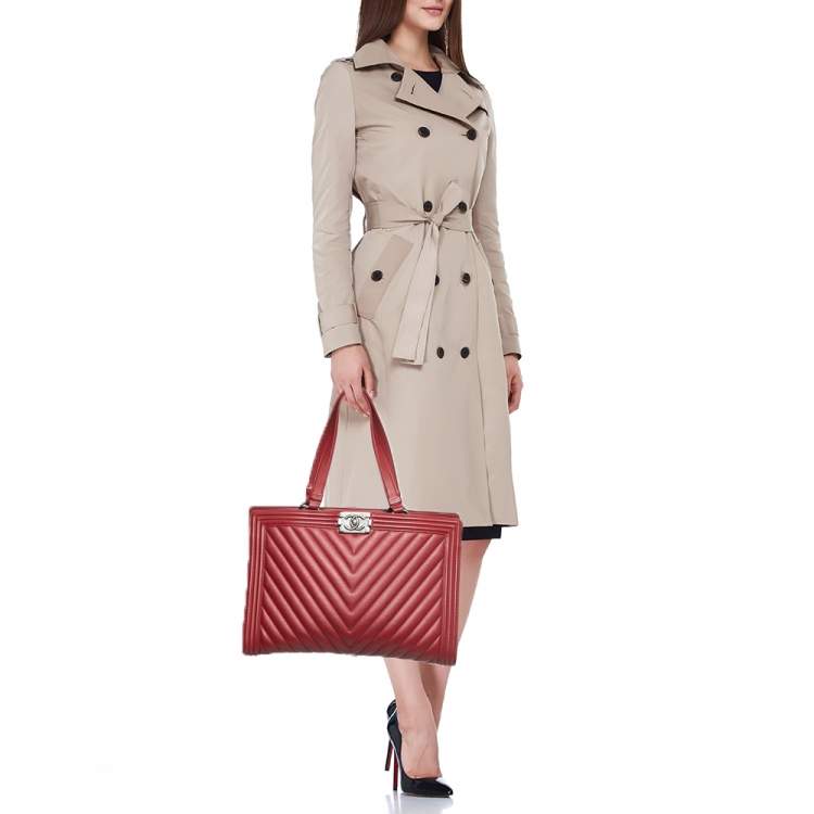 Pre Owned Chanel Red Chevron Quilted Leather Large Boy Shopper Tote