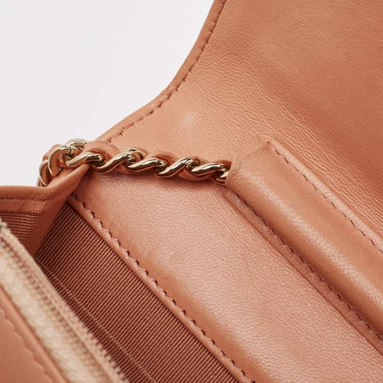 Pre Owned Chanel Peach Pink Quilted Leather Classic Wallet on Chain 